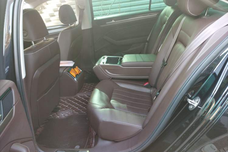 Used Volkswagen Phideon 2021 380TSI Luxury Edition Left Rear Seat