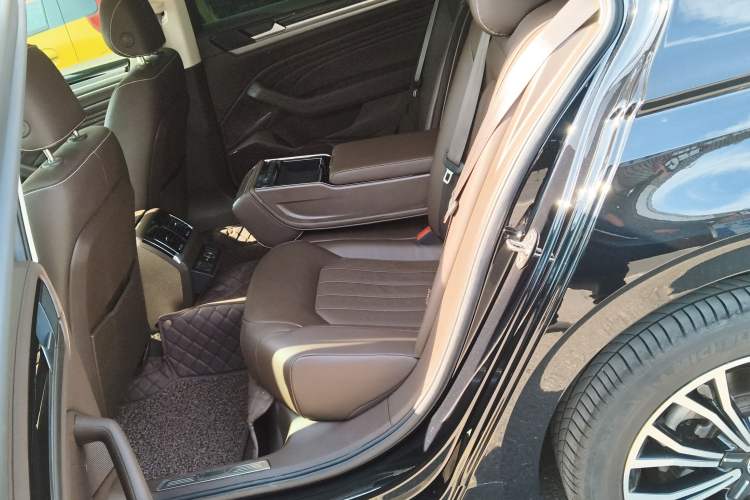 Used Volkswagen Phideon 2021 380TSI Luxury Edition Left Rear Seat