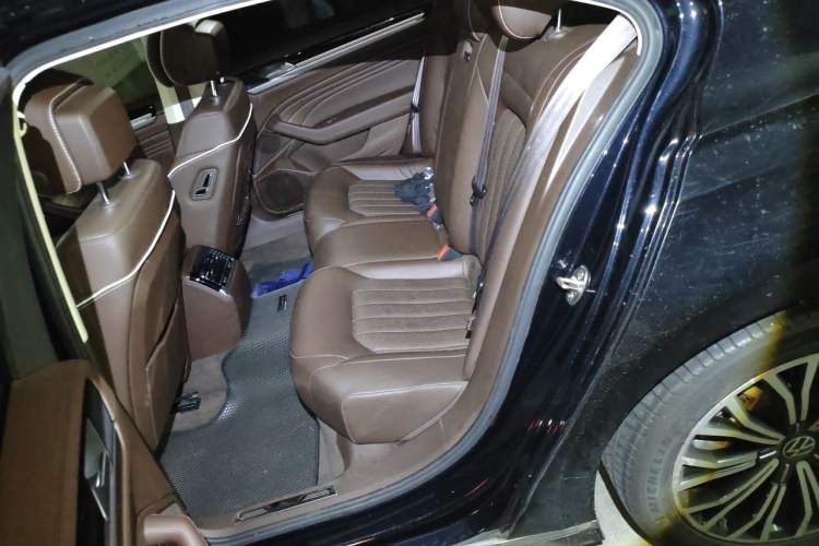 Used Volkswagen Phideon 2021 380TSI Luxury Edition Left Rear Seat