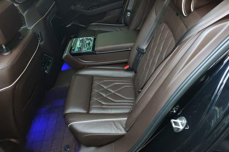 Used Volkswagen Phideon 2021 380TSI Prestige Edition Left Rear Seat