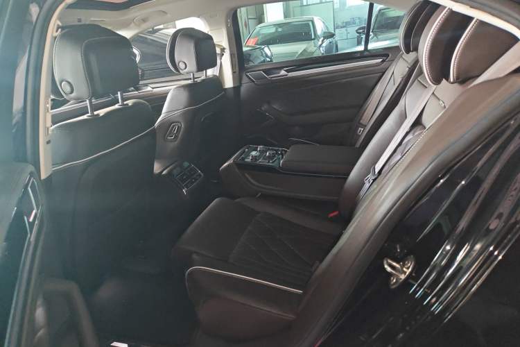 Used Volkswagen Phideon 2021 380TSI Prestige Edition Left Rear Seat
