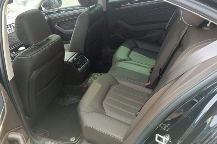 Used Volkswagen Phideon 2021 380TSI Luxury Edition Left Rear Seat