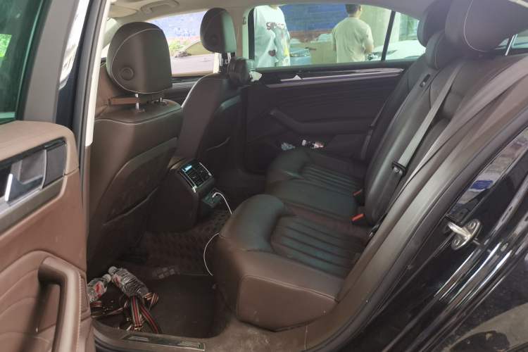 Used Volkswagen Phideon 2021 380TSI Luxury Edition Left Rear Seat
