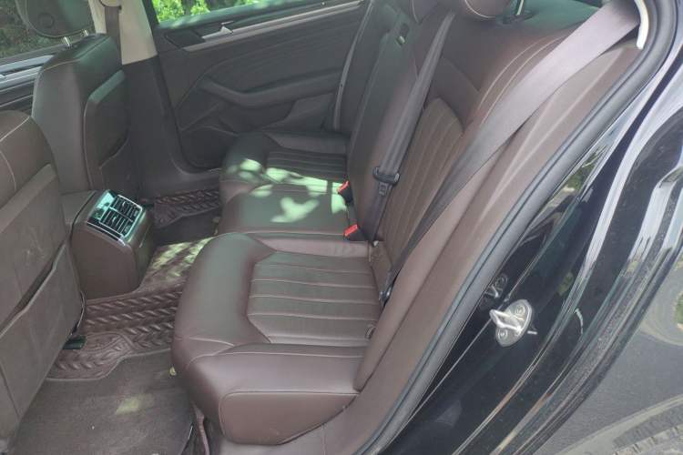 Used Volkswagen Phideon 2021 380TSI Luxury Edition Left Rear Seat