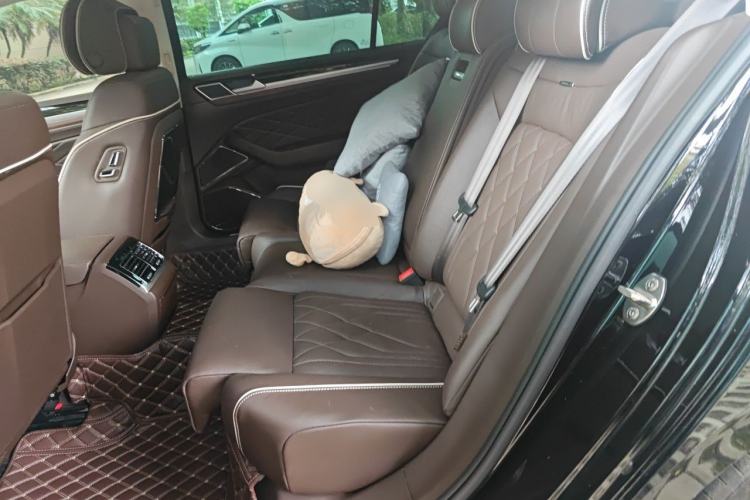 Used Volkswagen Phideon 2021 380TSI Prestige Edition Left Rear Seat