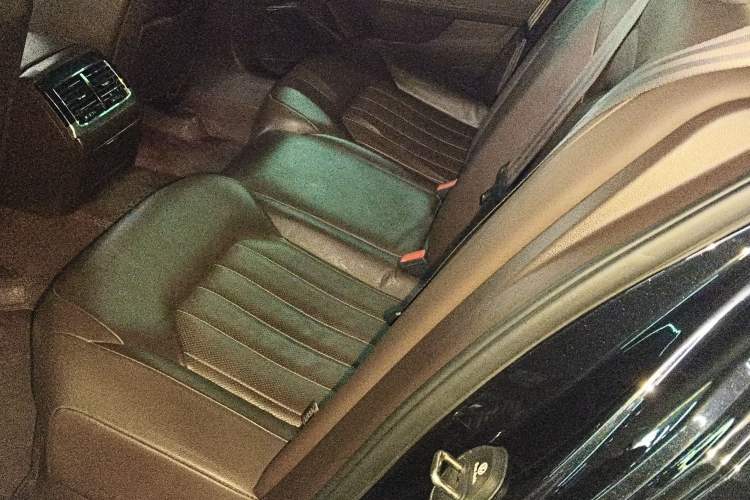 Used Volkswagen Phideon 2021 380TSI Luxury Edition Left Rear Seat