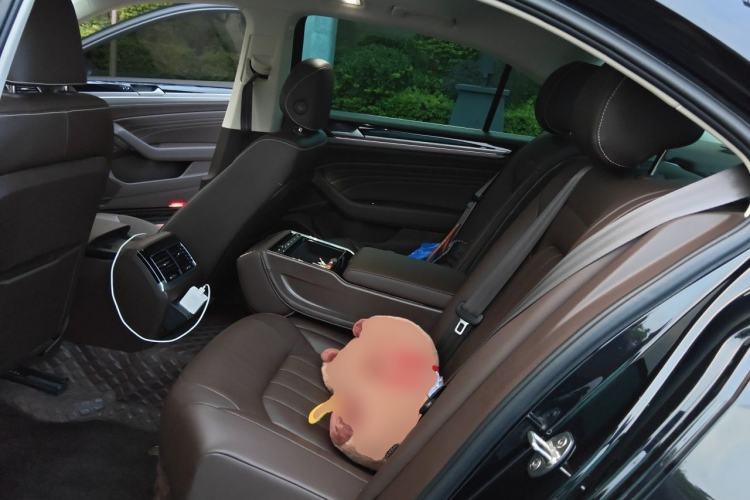 Used Volkswagen Phideon 2021 380TSI Luxury Edition Left Rear Seat