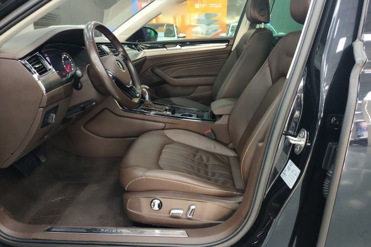 Used Volkswagen Phideon 2021 380TSI Luxury Edition Left Rear Seat