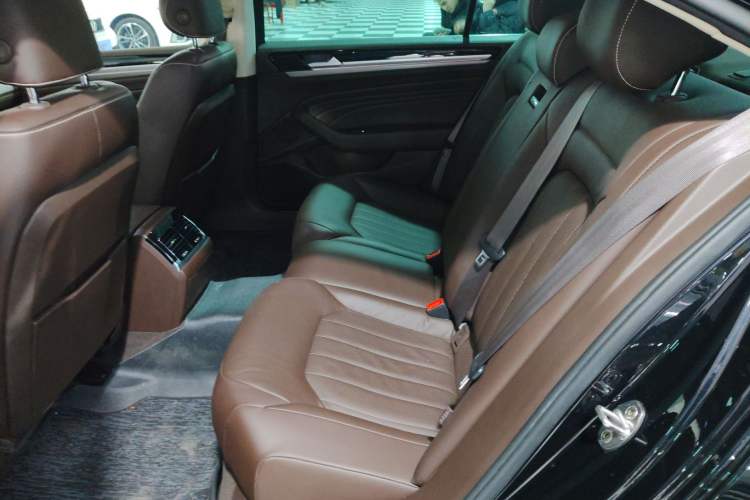 Used Volkswagen Phideon 2021 380TSI Luxury Edition Left Rear Seat