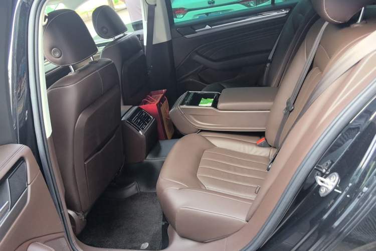 Used Volkswagen Phideon 2021 380TSI Luxury Edition Left Rear Seat