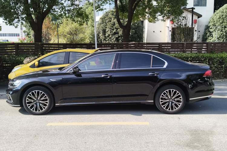 Used Volkswagen Phideon 2021 380TSI Luxury Edition Left Side