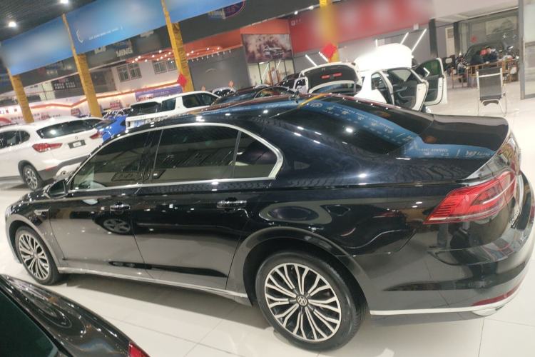 Used Volkswagen Phideon 2021 380TSI Luxury Edition Left Side