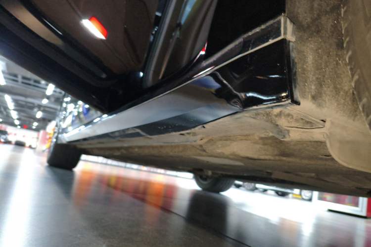Used Volkswagen Phideon 2021 380TSI Luxury Edition Left Side Sill