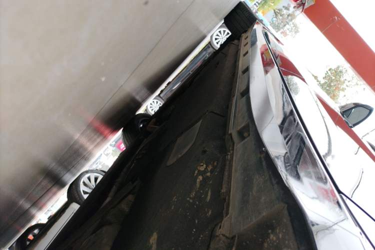 Used Volkswagen Phideon 2021 380TSI Luxury Edition Left Side Sill