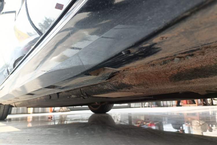 Used Volkswagen Phideon 2021 380TSI Prestige Edition Left Side Sill