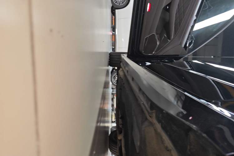 Used Volkswagen Phideon 2021 380TSI Prestige Edition Left Side Sill