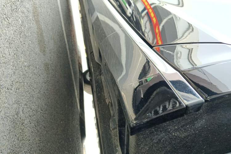 Used Volkswagen Phideon 2021 380TSI Luxury Edition Left Side Sill