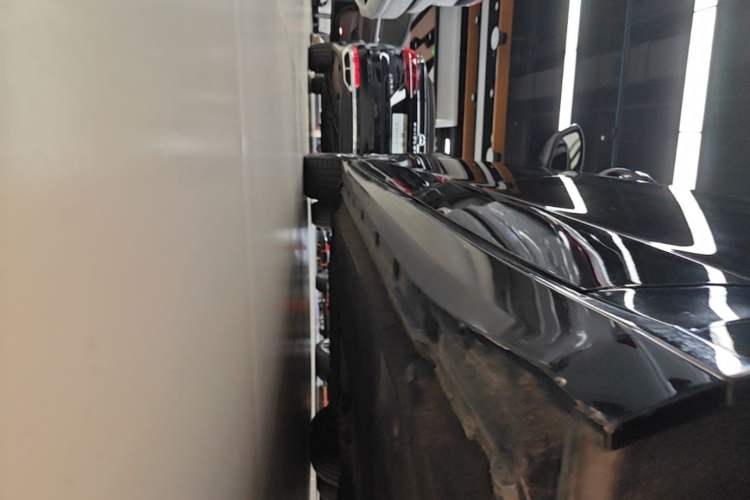 Used Volkswagen Phideon 2021 380TSI Luxury Edition Left Side Sill