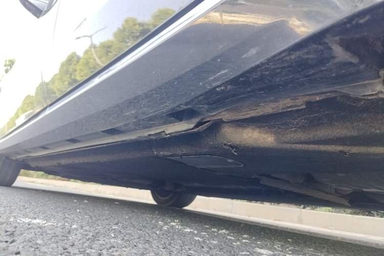Used Volkswagen Phideon 2021 380TSI Prestige Edition Left Side Sill