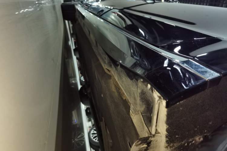 Used Volkswagen Phideon 2021 380TSI Luxury Edition Left Side Sill