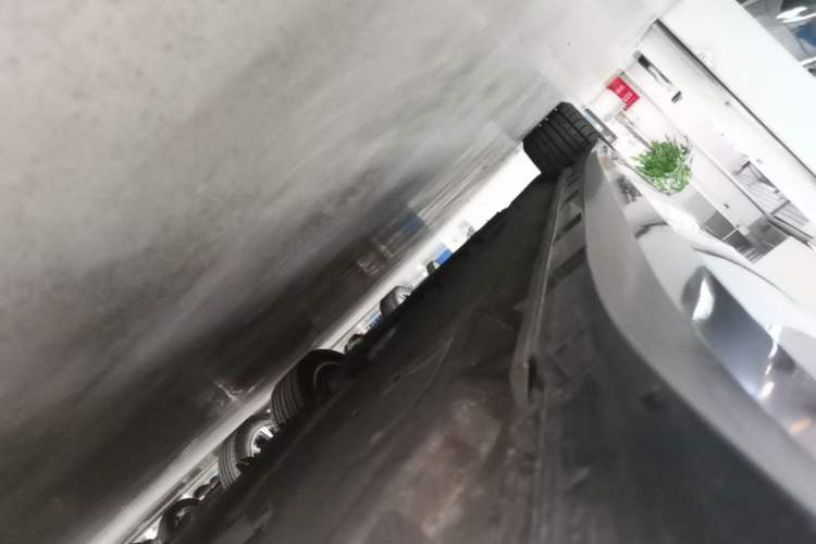 Used Volkswagen Phideon 2021 380TSI Luxury Edition Left Side Sill