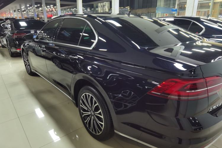 Used Volkswagen Phideon 2021 380TSI Luxury Edition Left Side