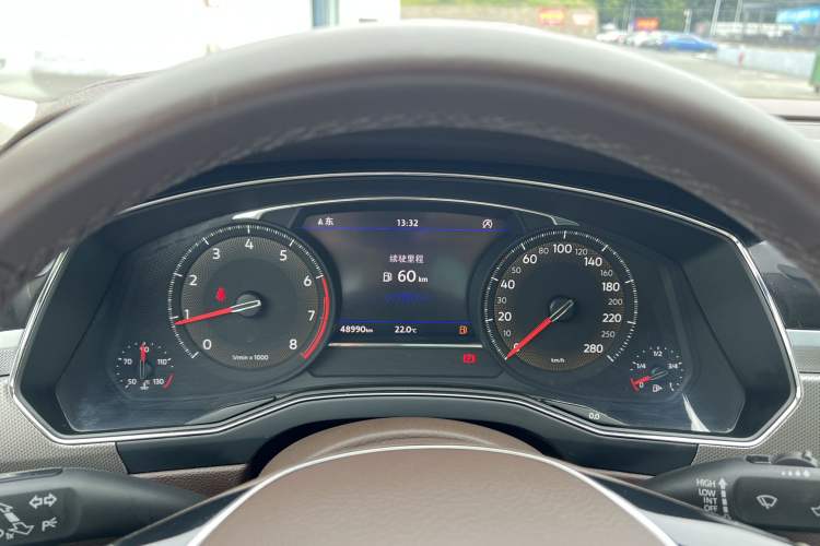 Used Volkswagen Phideon 2021 380TSI Luxury Edition Odometer Close Up