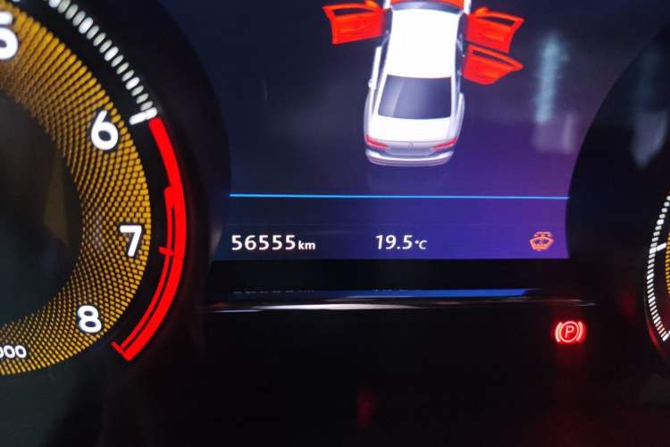Used Volkswagen Phideon 2021 380TSI Luxury Edition Odometer Close Up