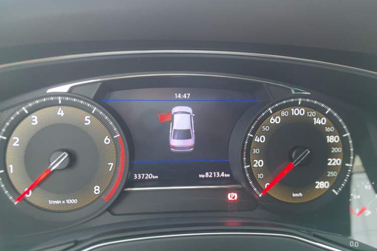 Used Volkswagen Phideon 2021 380TSI Luxury Edition Odometer Close Up