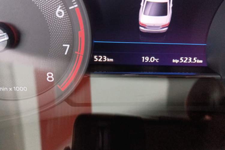 Used Volkswagen Phideon 2021 380TSI Luxury Edition Odometer Close Up