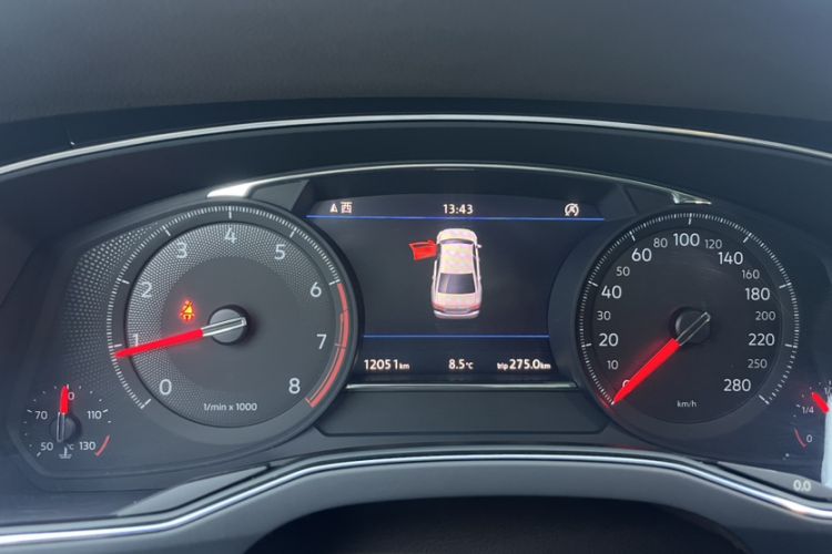 Used Volkswagen Phideon 2021 380TSI Luxury Edition Odometer Close Up