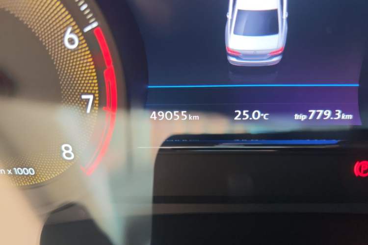 Used Volkswagen Phideon 2021 380TSI Luxury Edition Odometer Close Up