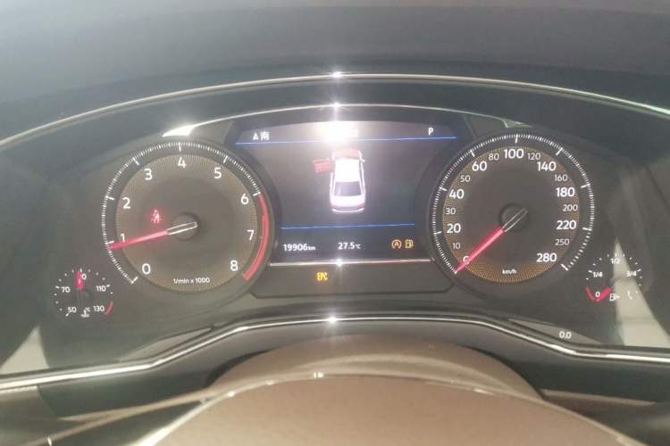Used Volkswagen Phideon 2021 380TSI Luxury Edition Odometer Close Up