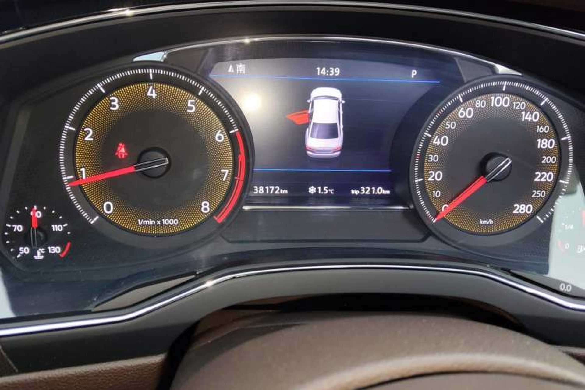Used Volkswagen Phideon 2021 380TSI Luxury Edition Odometer Close Up