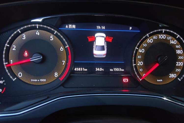 Used Volkswagen Phideon 2021 380TSI Luxury Edition Odometer Close Up