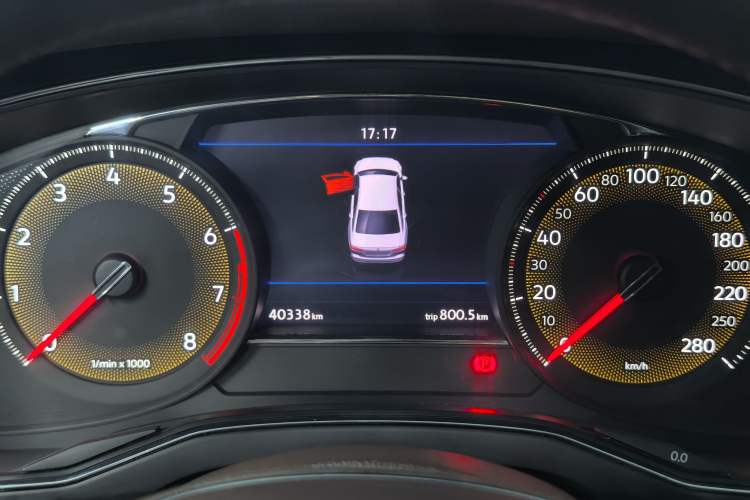 Used Volkswagen Phideon 2021 380TSI Luxury Edition Odometer Close Up