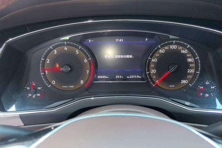 Used Volkswagen Phideon 2021 380TSI Luxury Edition Odometer Close Up