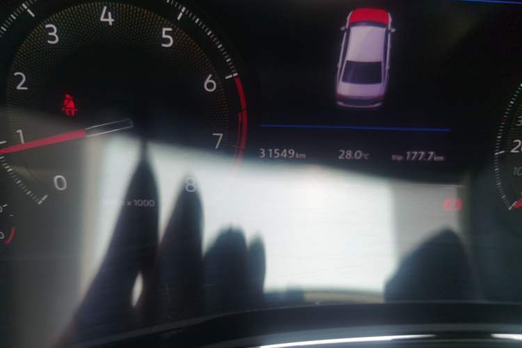 Used Volkswagen Phideon 2021 380TSI Luxury Edition Odometer Close Up