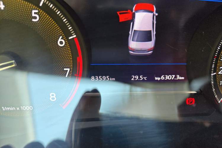 Used Volkswagen Phideon 2021 380TSI Luxury Edition Odometer Close Up