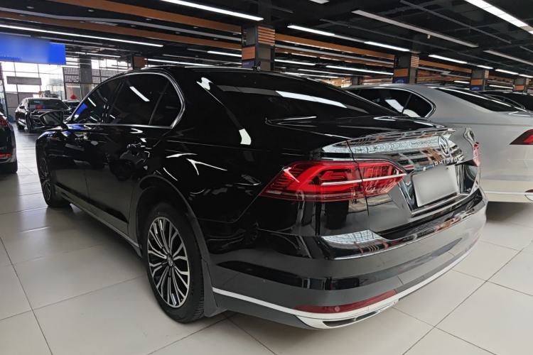 Used Volkswagen Phideon 2021 380TSI Luxury Edition Rear Left 45 Deg