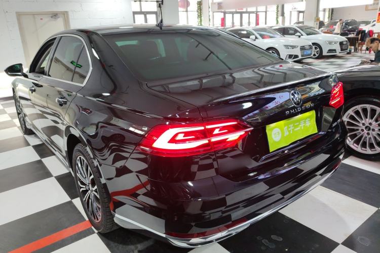 Used Volkswagen Phideon 2021 380TSI Luxury Edition Rear Left 45 Deg