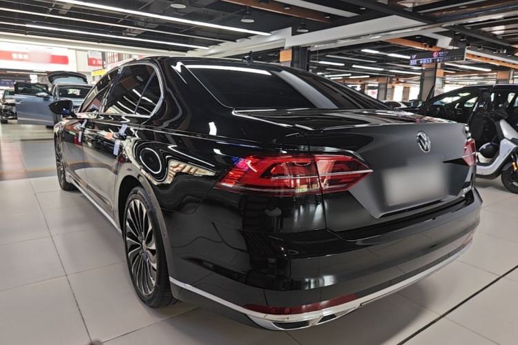 Used Volkswagen Phideon 2021 380TSI Prestige Edition Rear Left 45 Deg