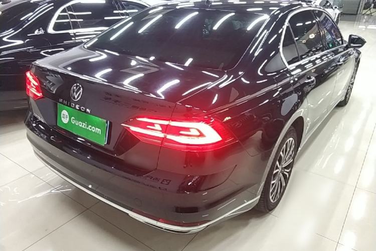 Used Volkswagen Phideon 2021 380TSI Luxury Edition Rear Right 45 Deg