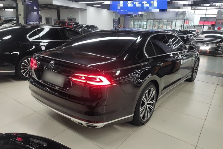 Used Volkswagen Phideon 2021 380TSI Prestige Edition Rear Right 45 Deg