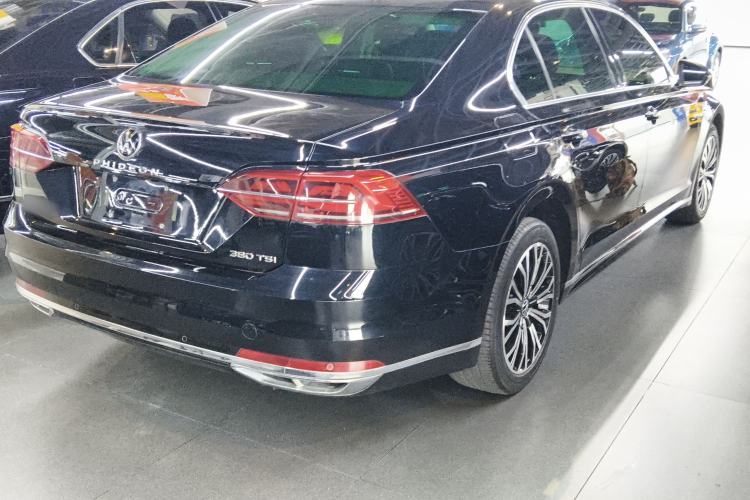 Used Volkswagen Phideon 2021 380TSI Luxury Edition Rear Right 45 Deg