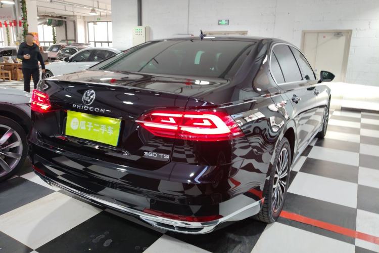 Used Volkswagen Phideon 2021 380TSI Luxury Edition Rear Right 45 Deg