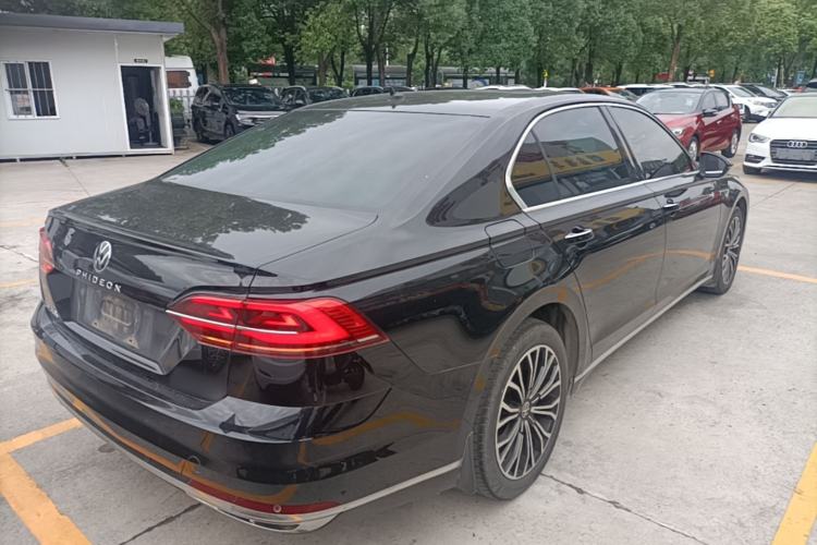 Used Volkswagen Phideon 2021 380TSI Luxury Edition Rear Right 45 Deg