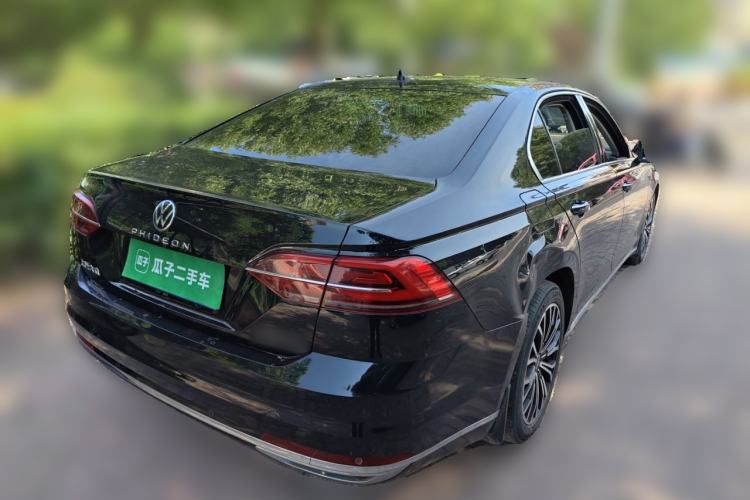 Used Volkswagen Phideon 2021 380TSI Luxury Edition Rear Right 45 Deg