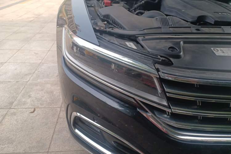 Used Volkswagen Phideon 2021 380TSI Prestige Edition Right Front Headlight