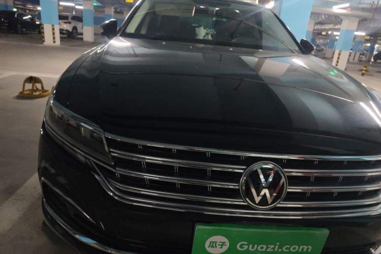 Used Volkswagen Phideon 2021 380TSI Luxury Edition Right Front Headlight